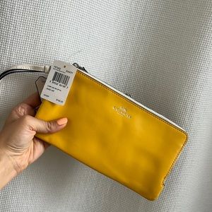 Coach wristlet never used